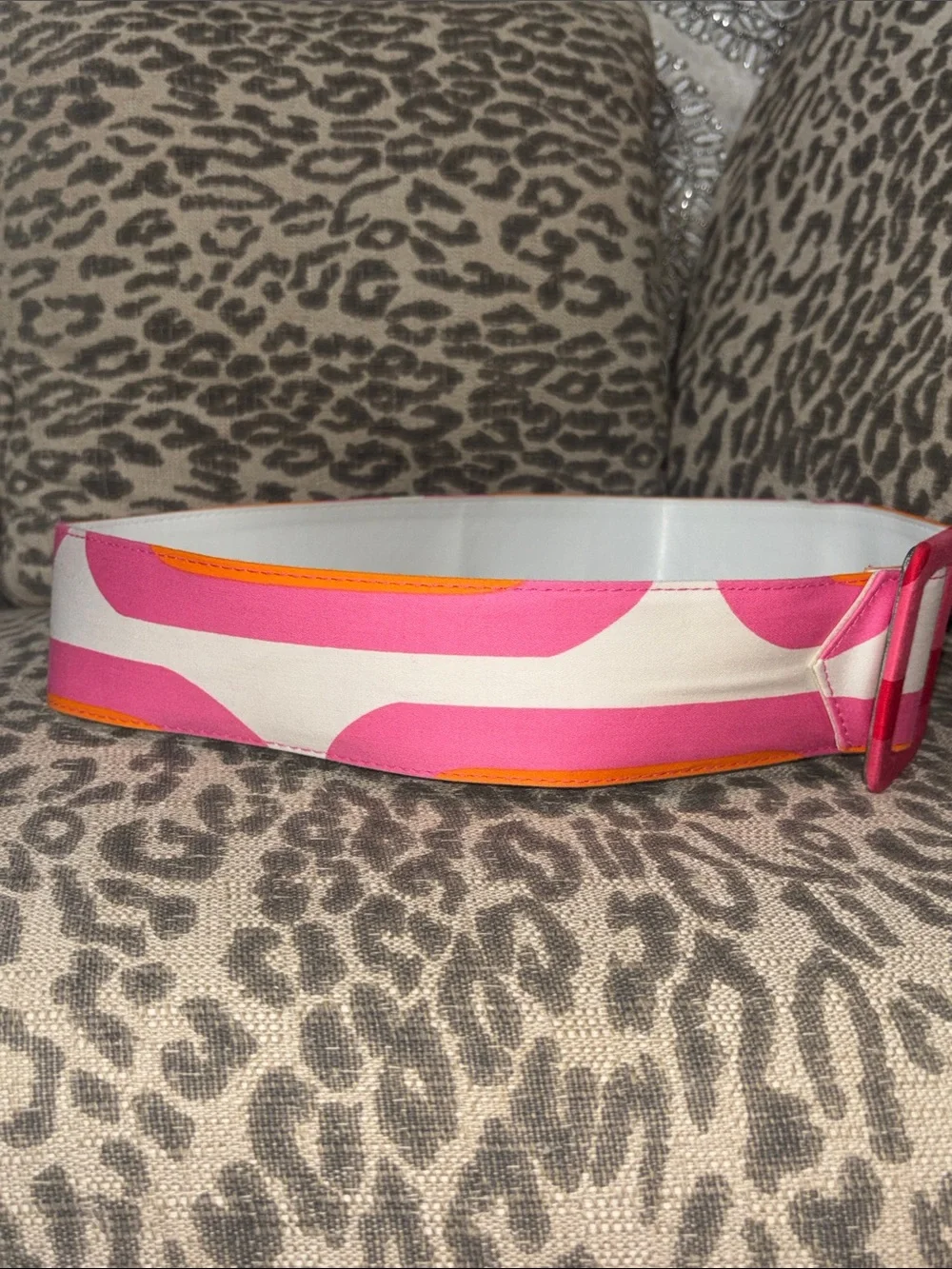 Vintage inspired 70s/70s retro colorful belt geometric trippy fun bold pink